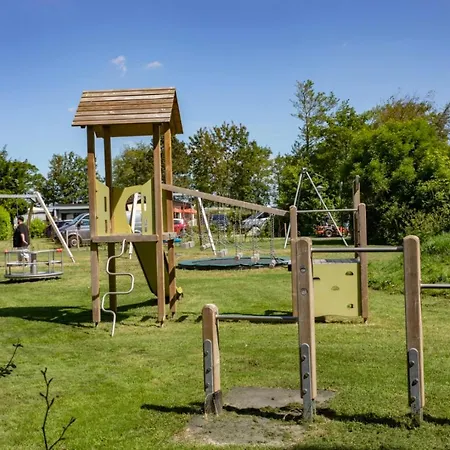 74 Op Recreatiepark De Wielen *