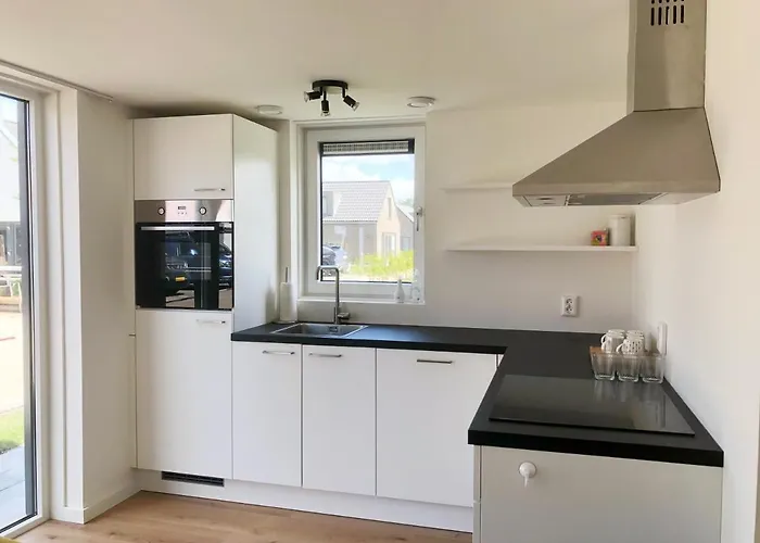 74 Op Recreatiepark De Wielen Дом отдыха *