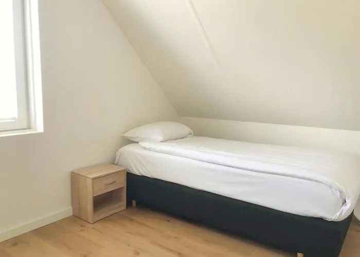 74 Op Recreatiepark De Wielen Дом отдыха *